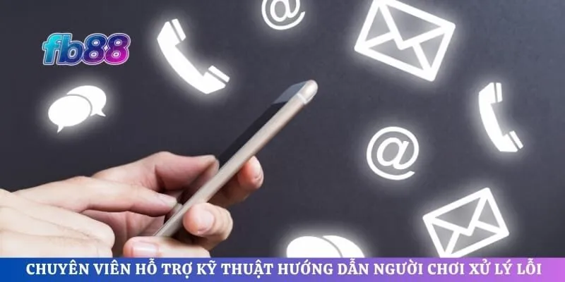 Chuyên viên hỗ trợ kỹ thuật hướng dẫn người chơi xử lý lỗi cài đặt ứng dụng 